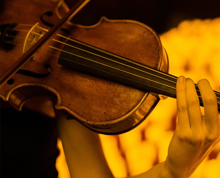 Candlelight Neo-Soul Favorites ft. Songs by Prince, Childish Gambino, & More